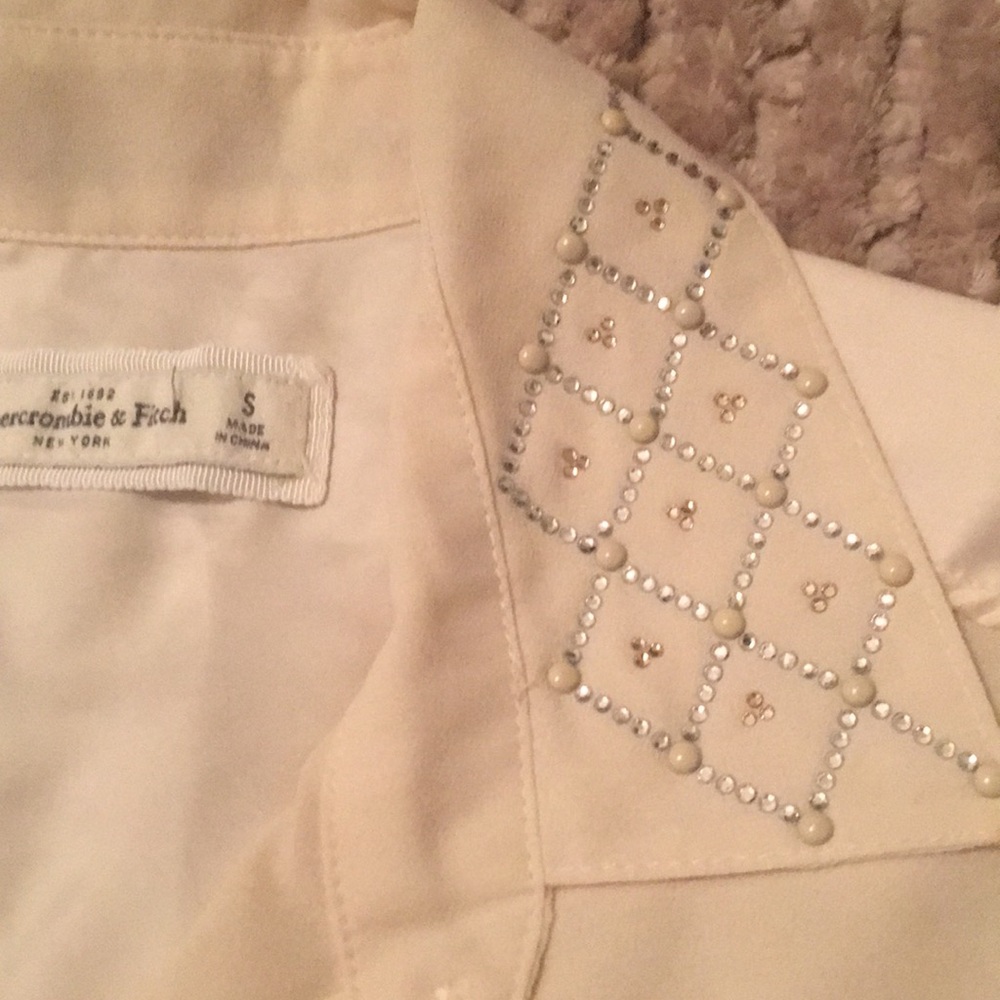 A&F botton down blouse
